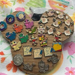 Disney 2014 Hidden Mickey Pins